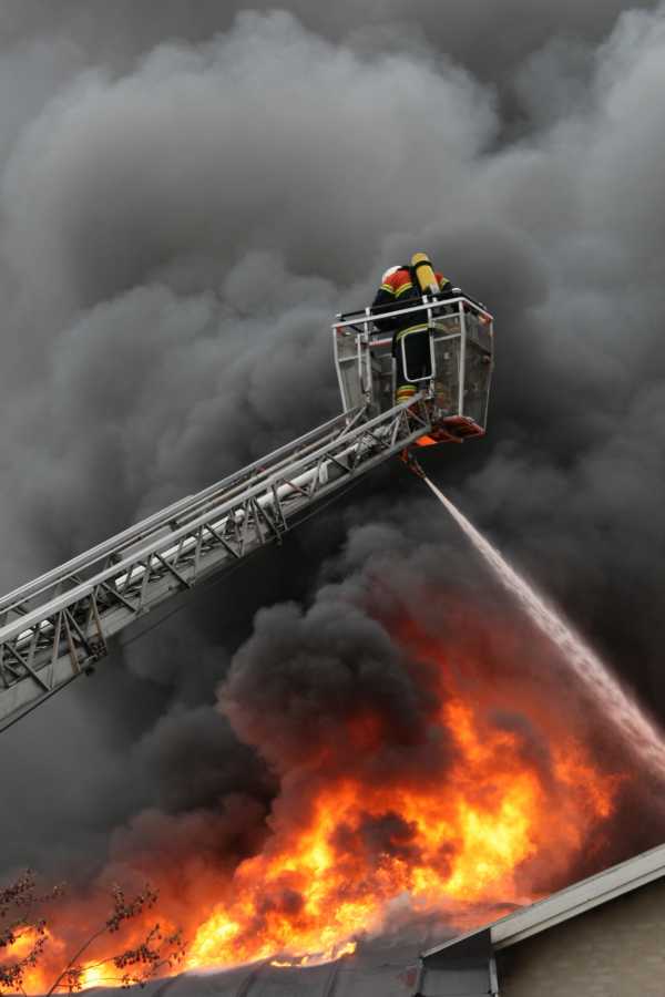 Wenn das Haus brennt, entsteht häufig ein erheblicher Schaden.